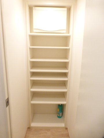 収納　シューズボックス