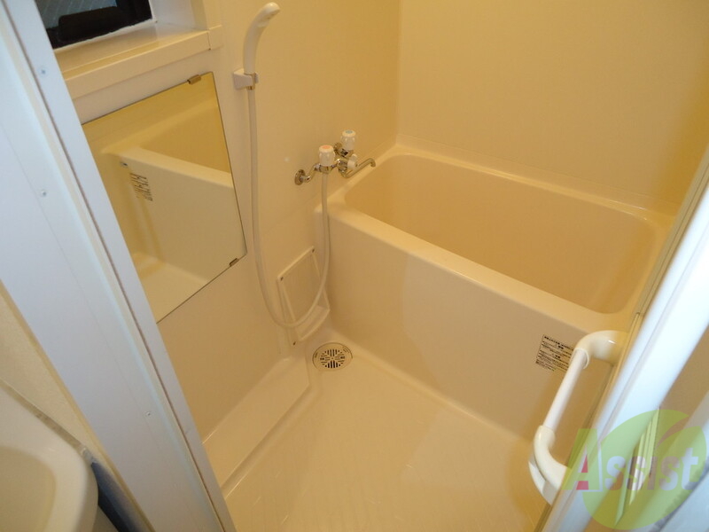 バス・シャワールーム　こちらのお風呂で、一日の疲れを癒してくださいね