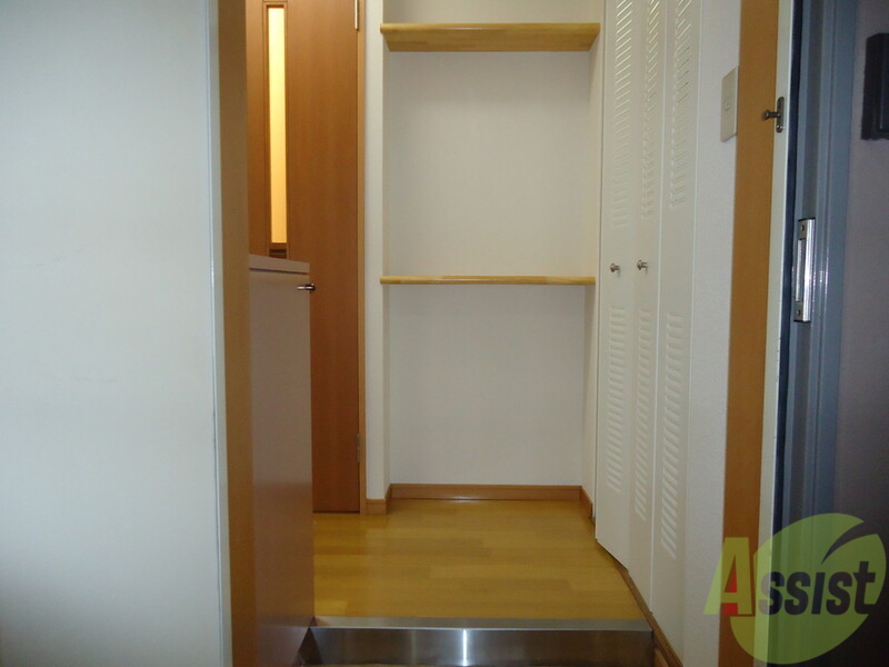 玄関　お出かけの際は、忘れ物が無いか確かめてくださいね。