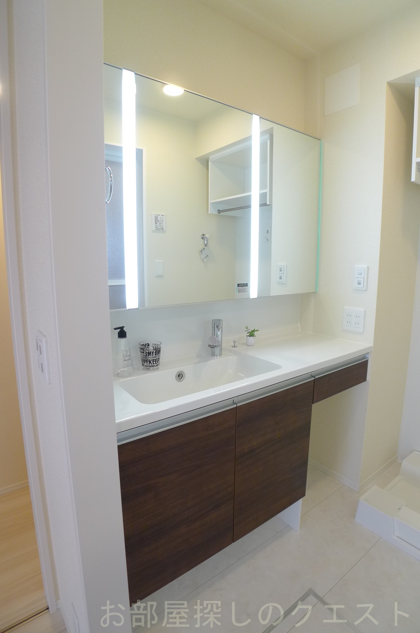 洗面設備　（写真は同物件イメージです。）