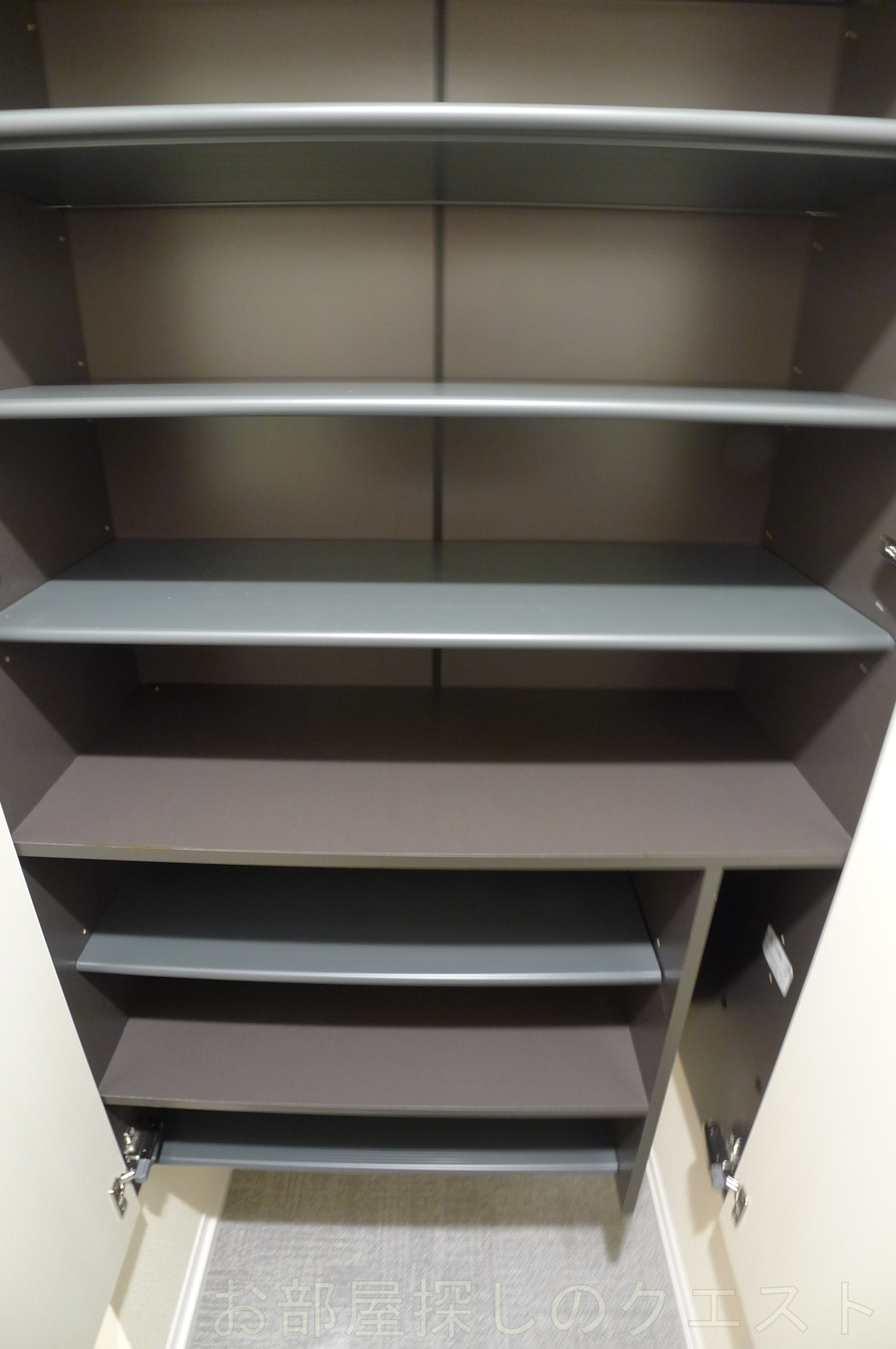 玄関　（写真は同物件イメージです。）