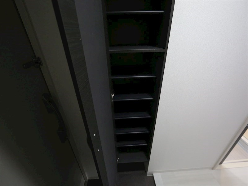 玄関　玄関　シューズボックス付（収納充実してます）