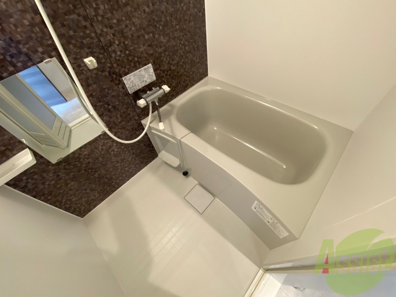 バス・シャワールーム　お風呂になります。一日の疲れを癒してくださいね。