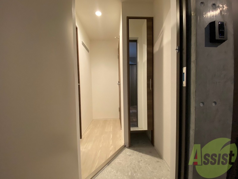 玄関　玄関の様子です。明るい印象ですね。気分もあがりそう。