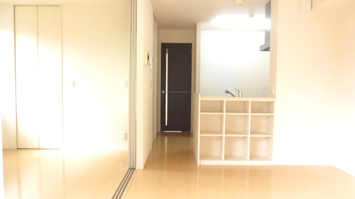 居室・リビング　203号室の写真