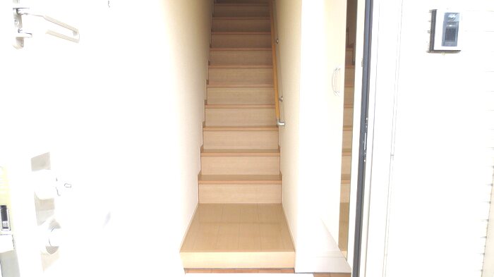 玄関　203号室の写真