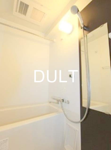 バス・シャワールーム　バスルームです。