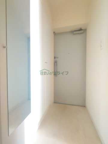 玄関　別部屋の参考写真になります。