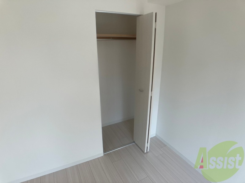 収納　寝室の収納です。部屋がすっきり片付きます。