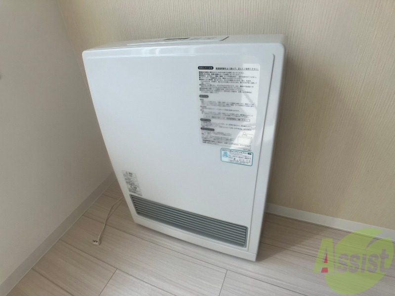 その他設備　給湯器は簡単操作で温度調整ができますよ。