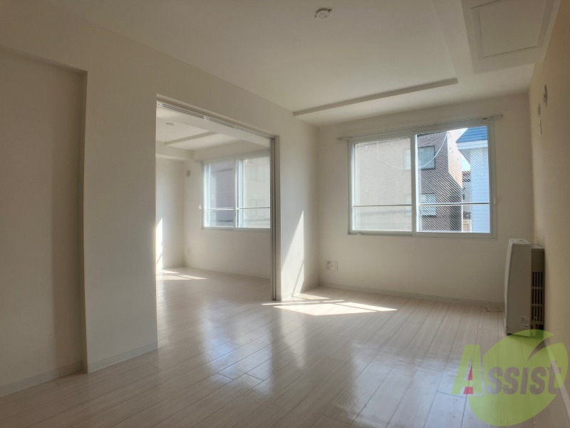 居室・リビング　広くてキレイなお部屋が広がっていて、充実した生活が送れそう。