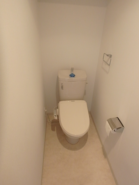 トイレ　シャワートイレは勿論標準装備。