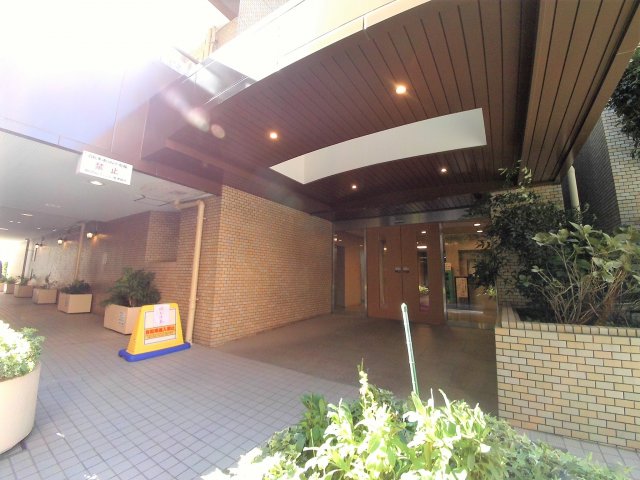 エントランス　【朝日白山マンション】