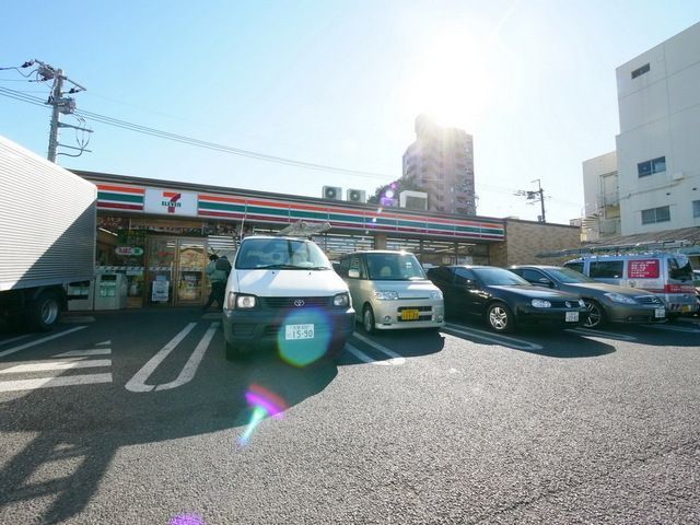 コンビニ　セブンイレブン（コンビニ）まで400m