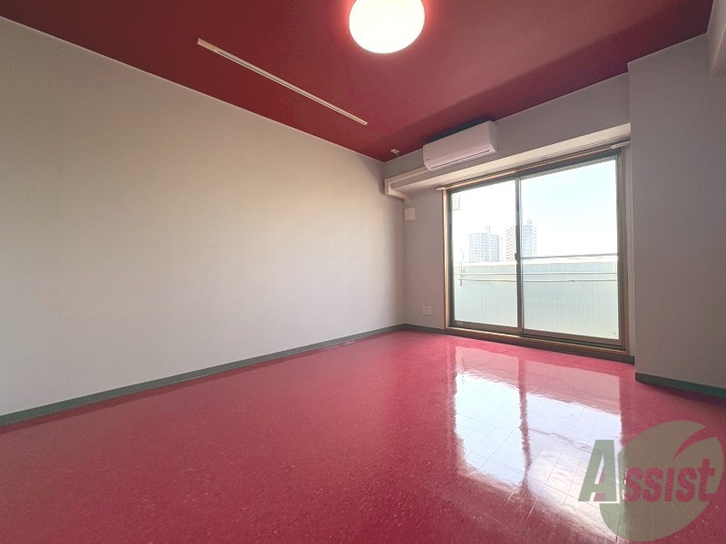 居室・リビング　８．６帖のリビングにです。お部屋を広く使えます。