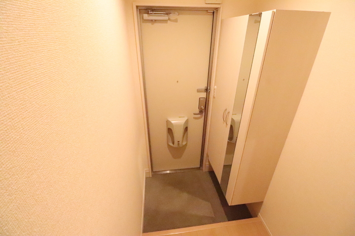 玄関　※別号室写真参照