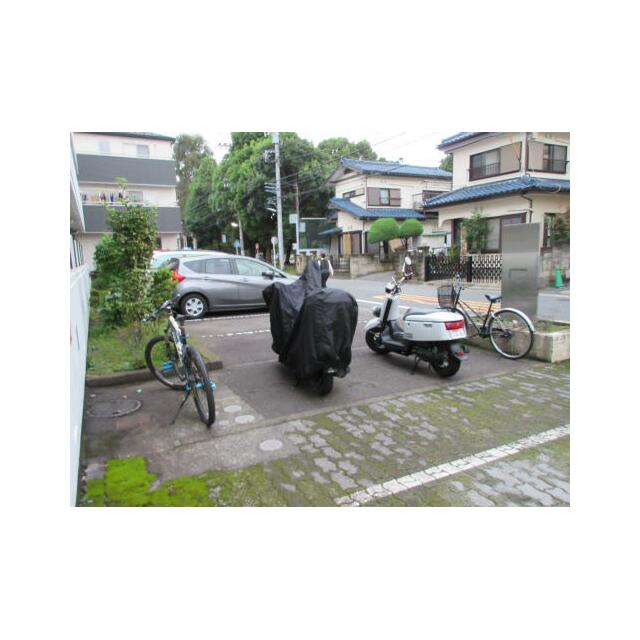 駐車場　（自転車＆バイク）駐輪可能