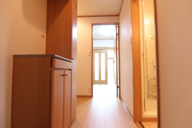 玄関　※別室の参考写真の為、現況優先です。