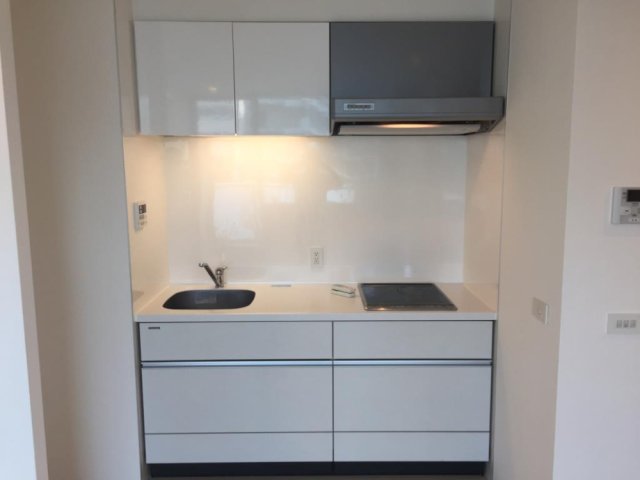 キッチン　コンパクトなキッチンで掃除もラクラク