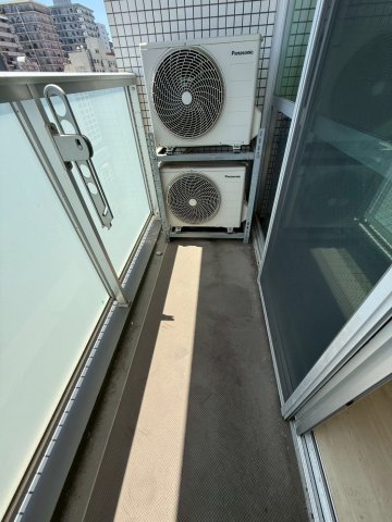 バルコニー　開放的で明るい空間を演出してくれるバルコニーです