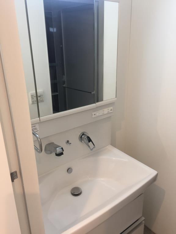 洗面設備　使いやすい洗面所です