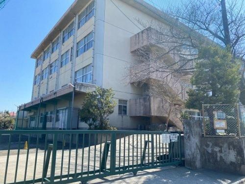 小学校　小田原市立芦子小学校（小学校）まで1211m
