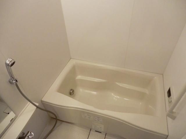 バス・シャワールーム　★追い焚き機能付ゆったりお風呂★