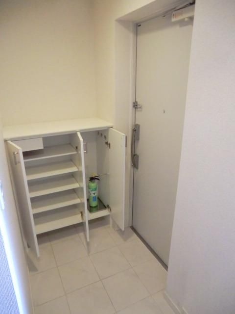 玄関　★ゆったり使える玄関スペース★