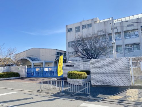 小学校　堺市立深阪小学校（小学校）まで615m