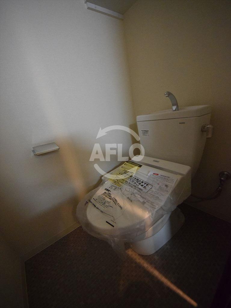 トイレ　プレサンス本町エクストラ　温水洗浄便座