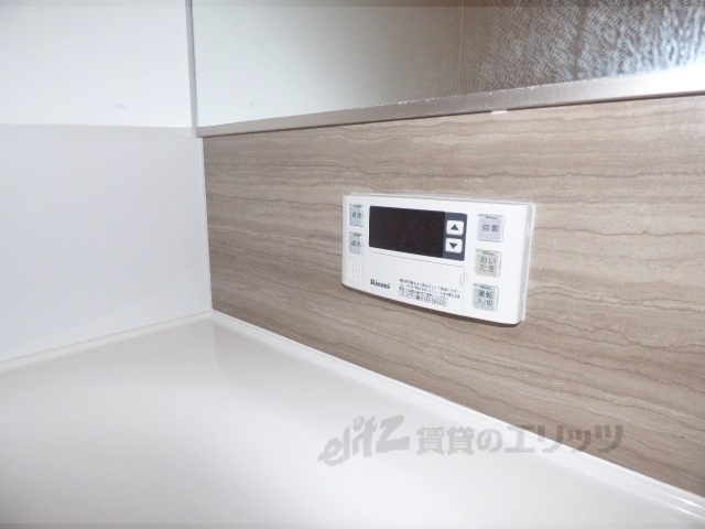 その他設備　給湯器リモコン