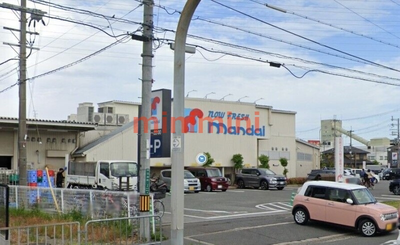 スーパー　万代高槻春日店（スーパー）まで868m