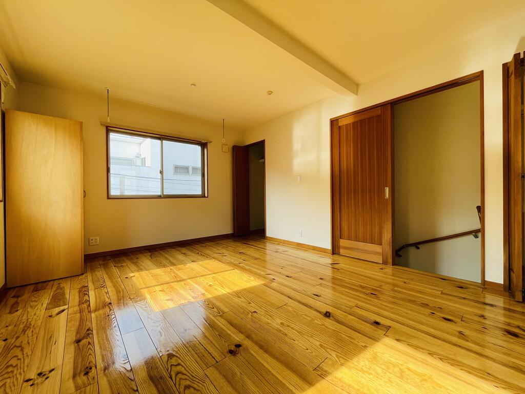 その他設備　2階の収納は可動式です。