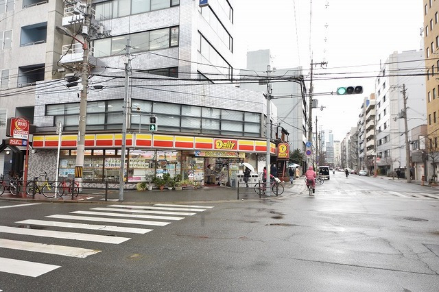 コンビニ　デイリーヤマザキ　淀川西中島店（コンビニ）まで246m