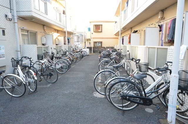 エントランス　☆自転車も置けます♪☆