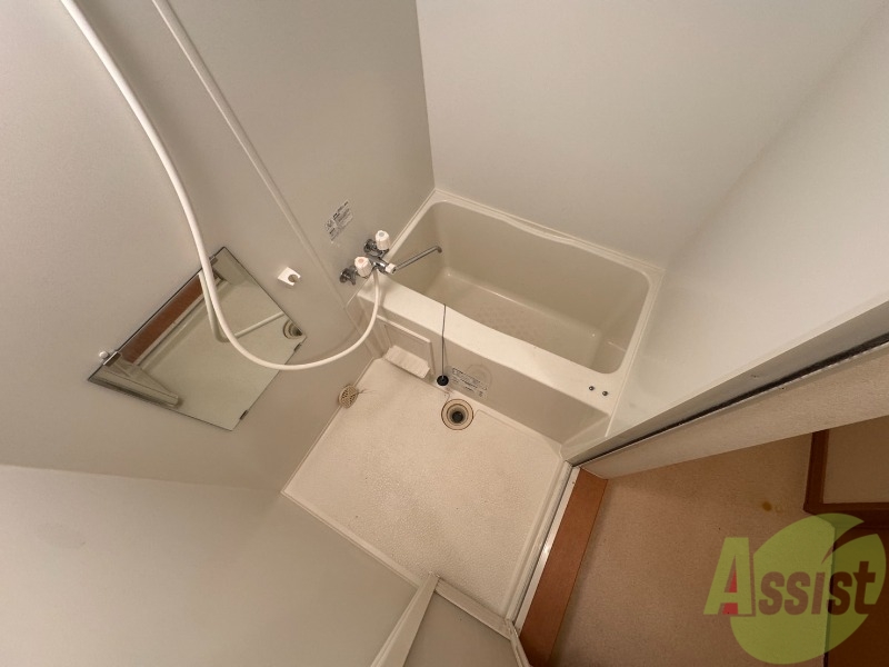 バス・シャワールーム　ユニットバスです。疲れを癒すのに欠かせませんね！