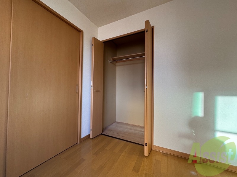 収納　寝室の収納です。部屋がすっきり片付きます。