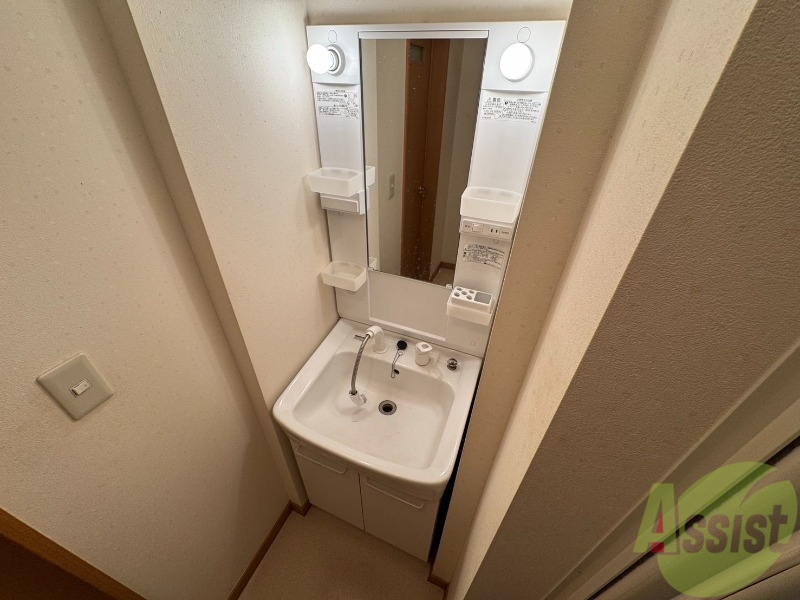 洗面設備　こちらに洗面台があります。朝の洗顔はこちらで。