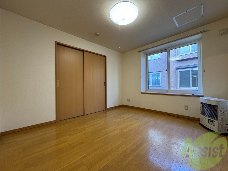 居室・リビング　広くてキレイなお部屋が広がっていて、充実した生活が送れそう。