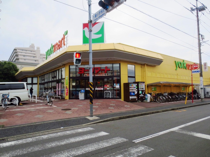 スーパー　ヨークマート大倉山店（スーパー）まで412m