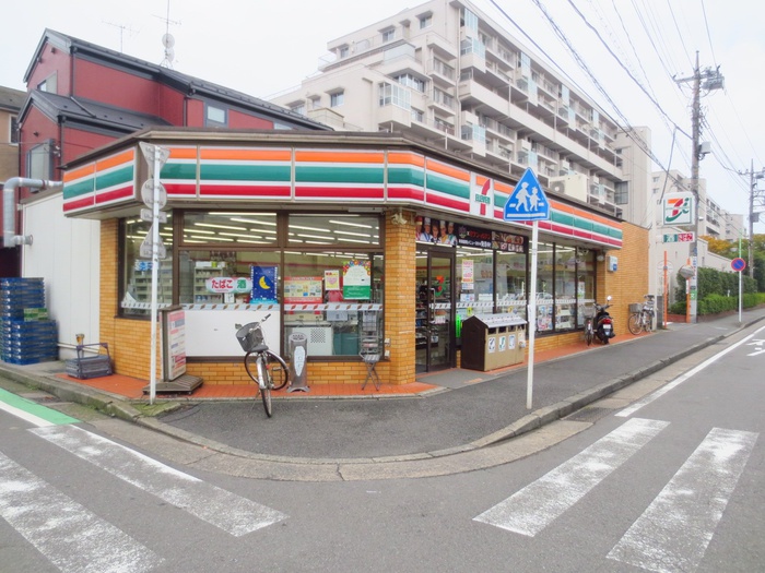 コンビニ　セブンイレブン横浜大豆戸町店（コンビニ）まで318m