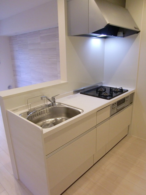 キッチン　ガス３口カウンターキッチン