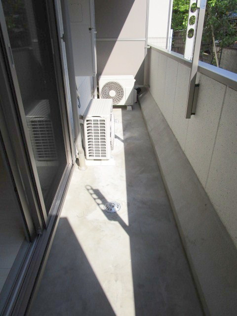 バルコニー　広々バルコニー