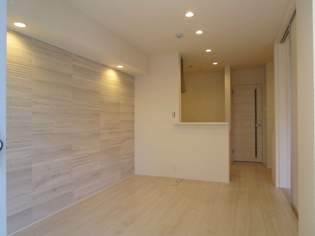 居室・リビング　南向き日当り良好なＬＤＫ１０．３帖