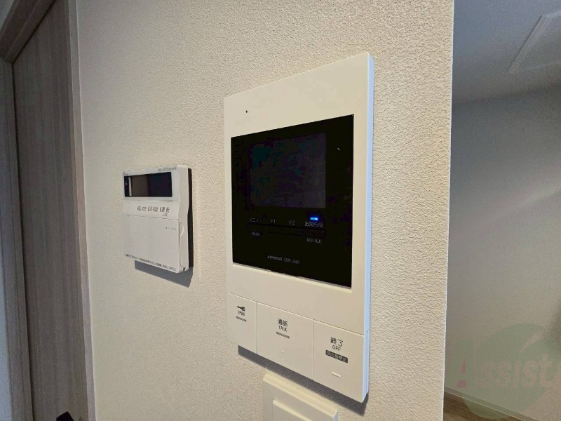 セキュリティ　ＴＶモニター付インターホンです。来客者の顔が見えるので安心！