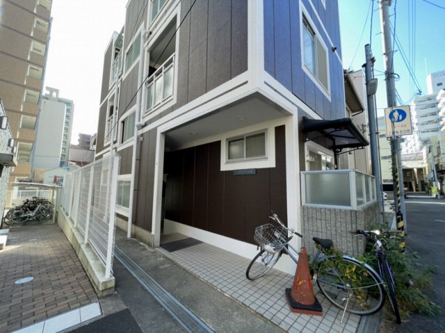 エントランス　ゆとりのあるエントランスです