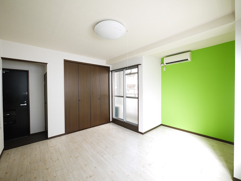 居室・リビング　同マンションの別のお部屋の写真です。