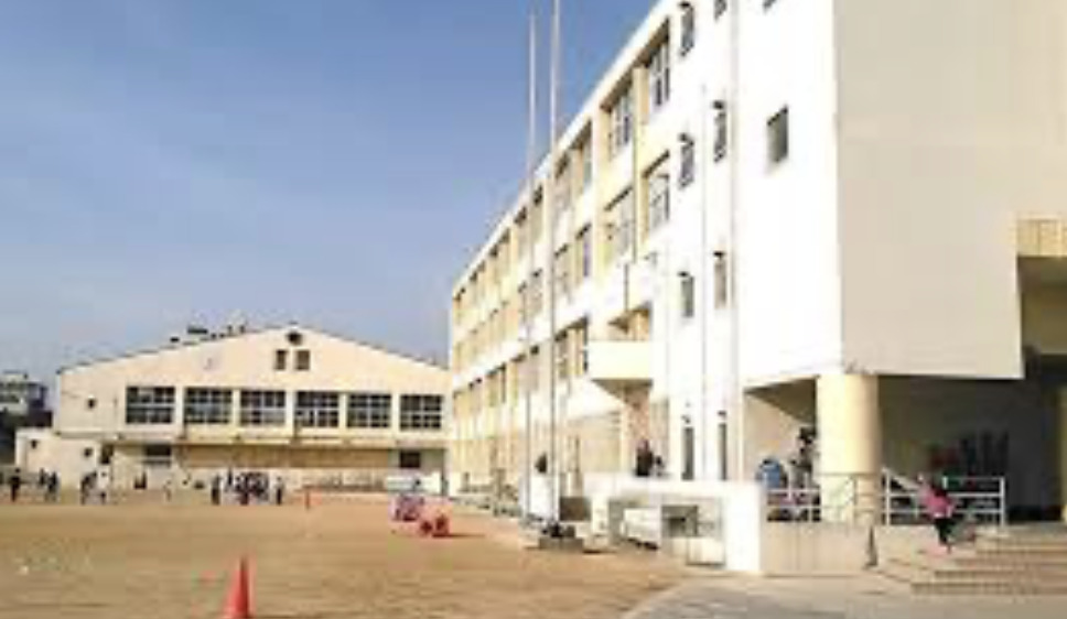 小学校　神戸市立西灘小学校（小学校）まで894m