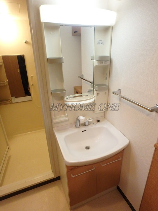 洗面設備　洗髪洗面化粧台