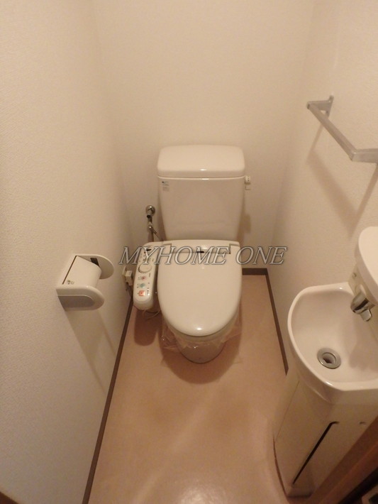 トイレ　温水洗浄便座付